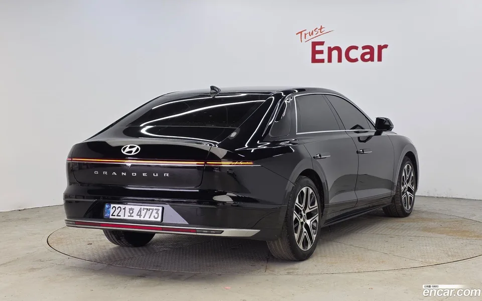 Hyundai Grandeur 2.5 2WD 2023 — миниатюра 2
