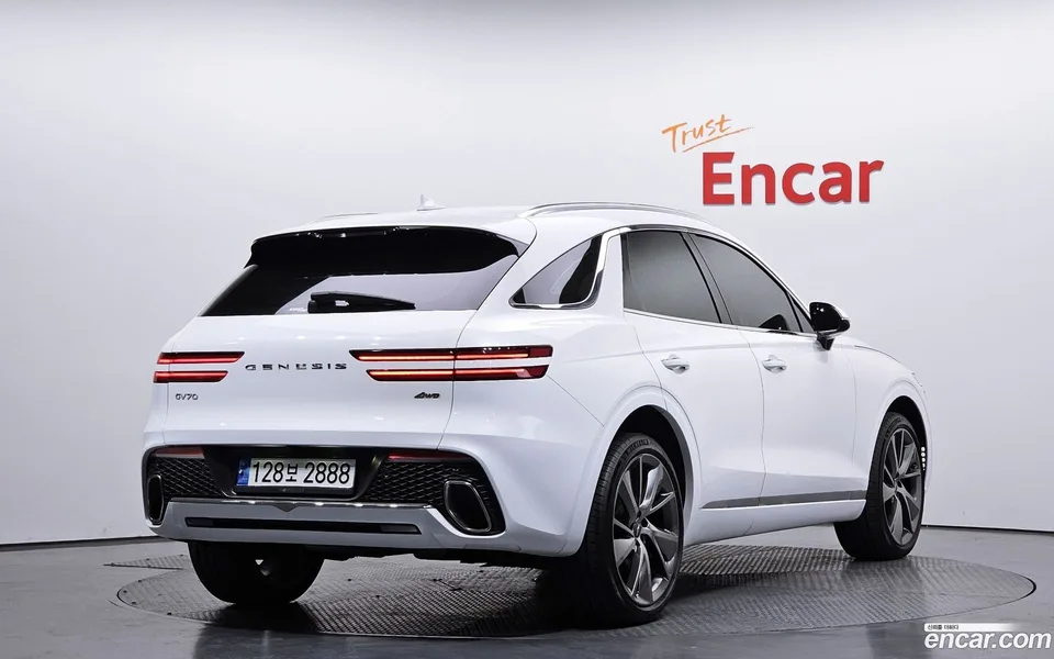 Genesis GV70 2.5T AWD 2022 — миниатюра 2