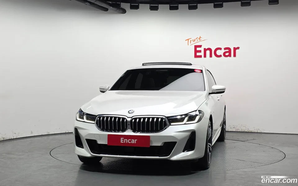 BMW 6 Series GT 630i xDrive M 2024 — миниатюра 3