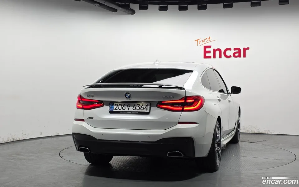 BMW 6 Series GT 630i xDrive M 2024 — миниатюра 4