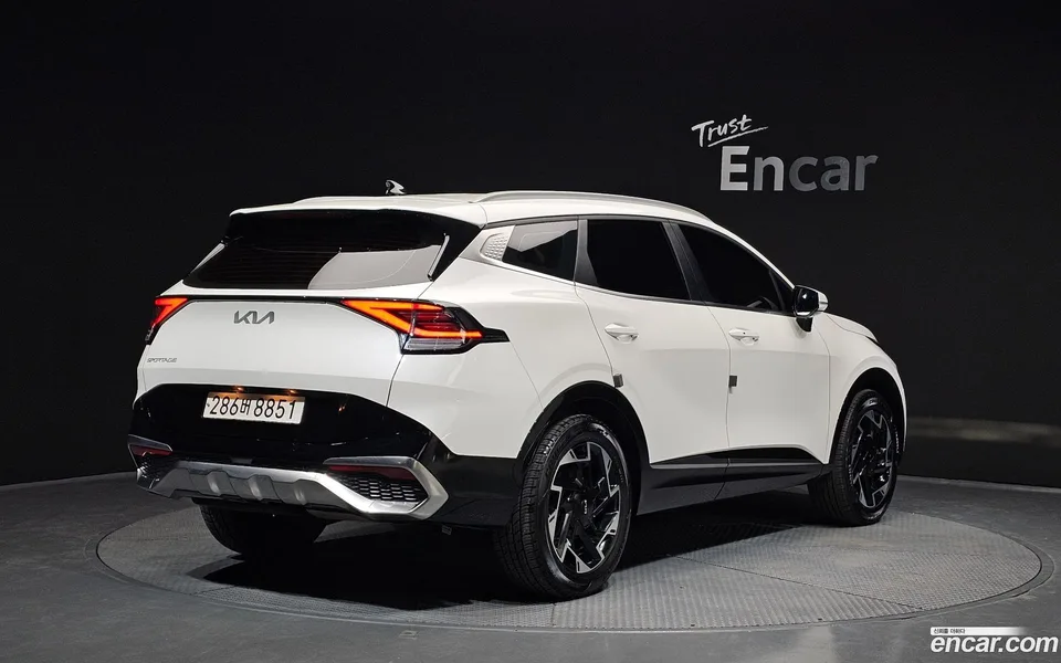 Kia Sportage 2.0 2WD 2022 — миниатюра 2