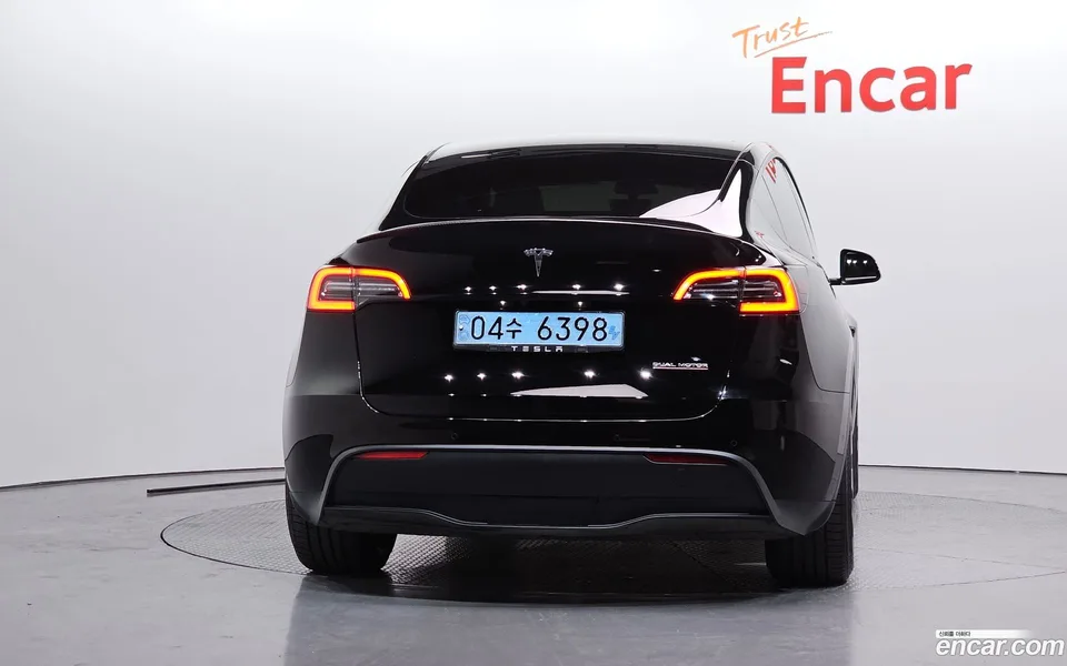 Tesla Model Y AWD 2022 — миниатюра 4