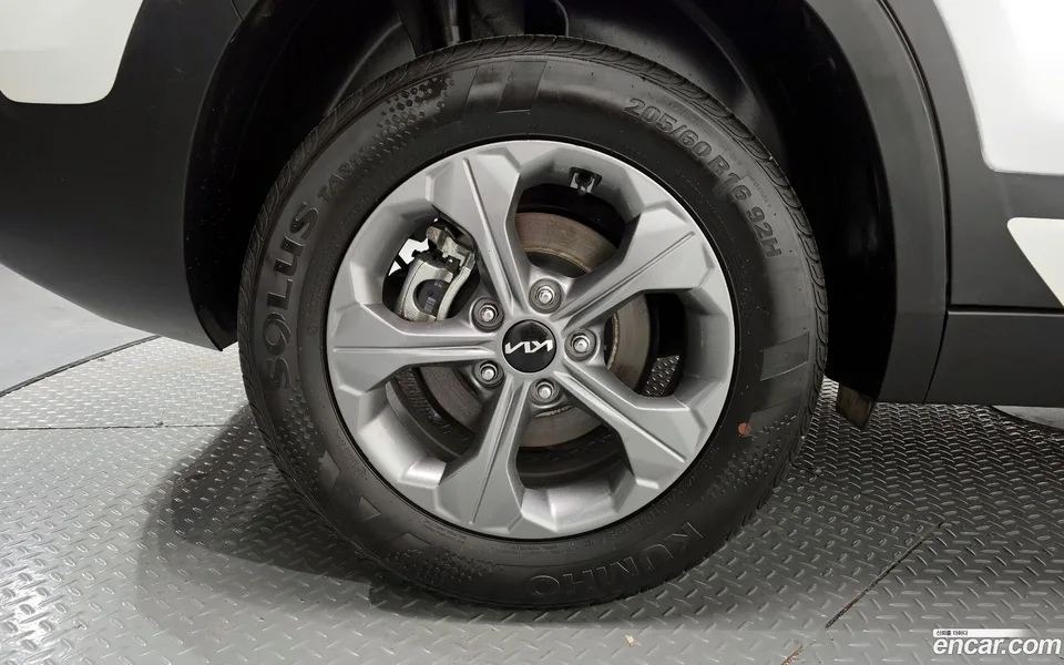 Kia Seltos 1.6 2WD 2023 — миниатюра 5