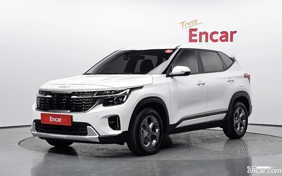 Kia Seltos 1.6 2WD 2023 — фото 1, купить с доставкой в Москву