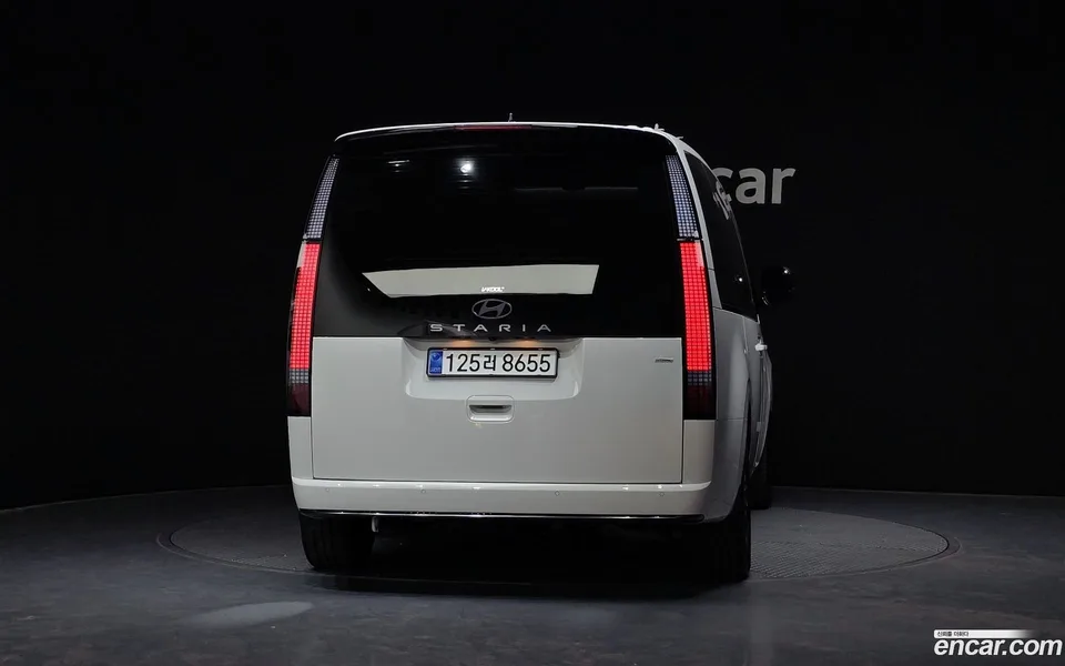 Hyundai Staria 4WD 9 2025 — миниатюра 4