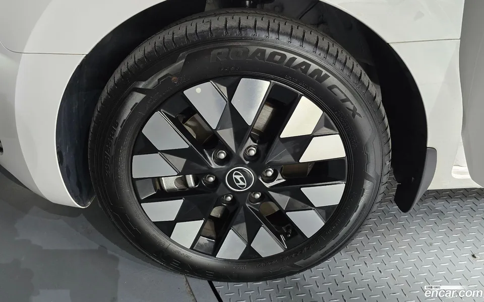Hyundai Staria 4WD 9 2025 — миниатюра 5