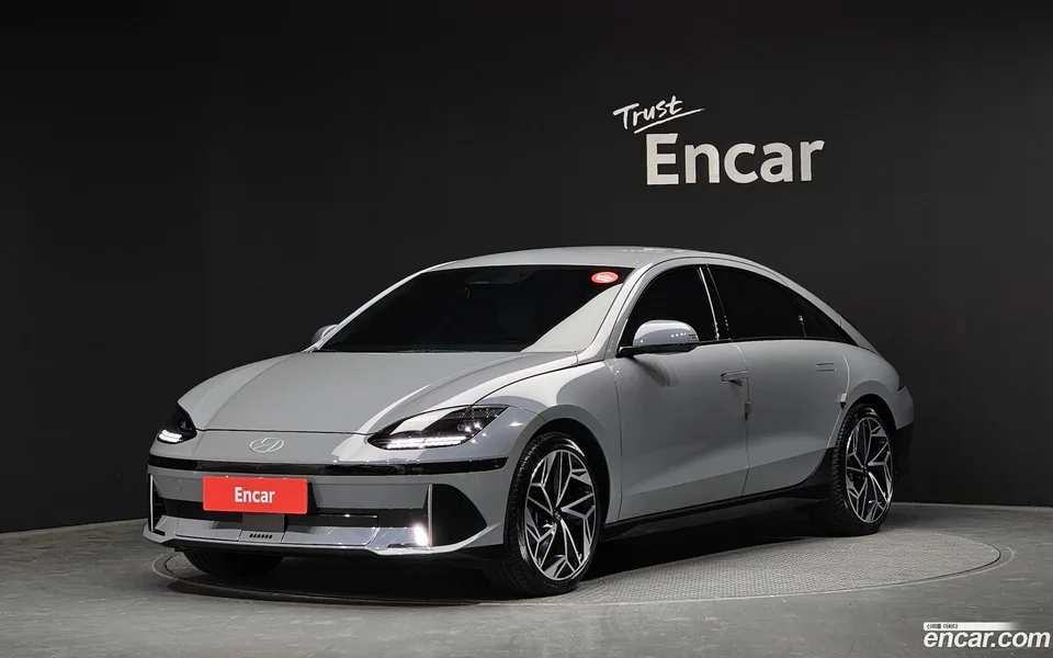 Hyundai Ioniq 6 2023 — фото 1, купить с доставкой в Москву