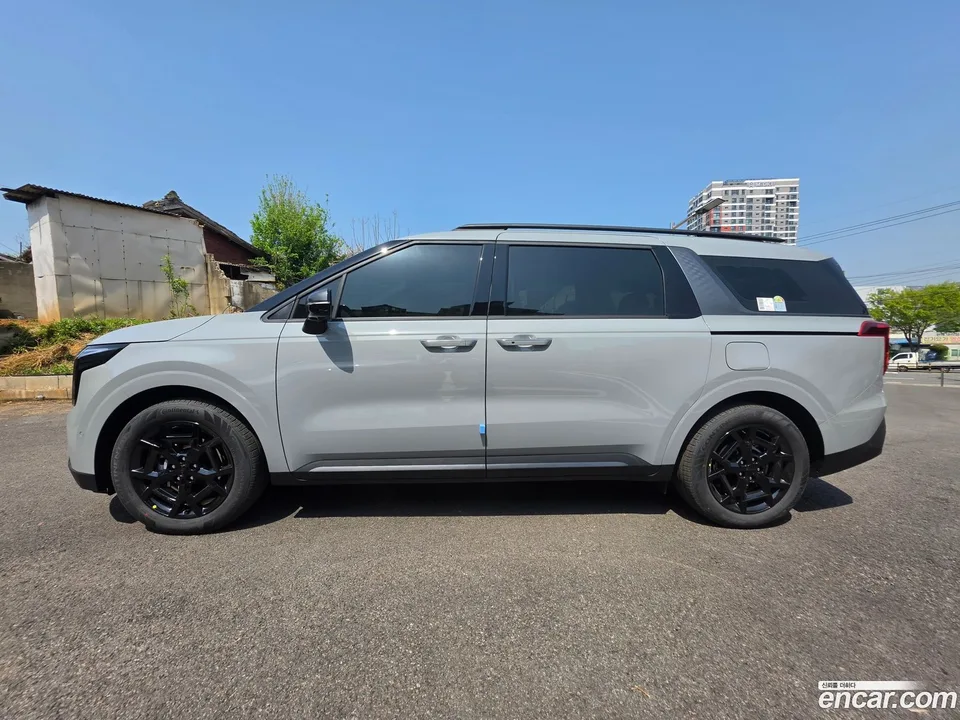 Kia Carnival HEV 9 X Line 2026 — миниатюра 3