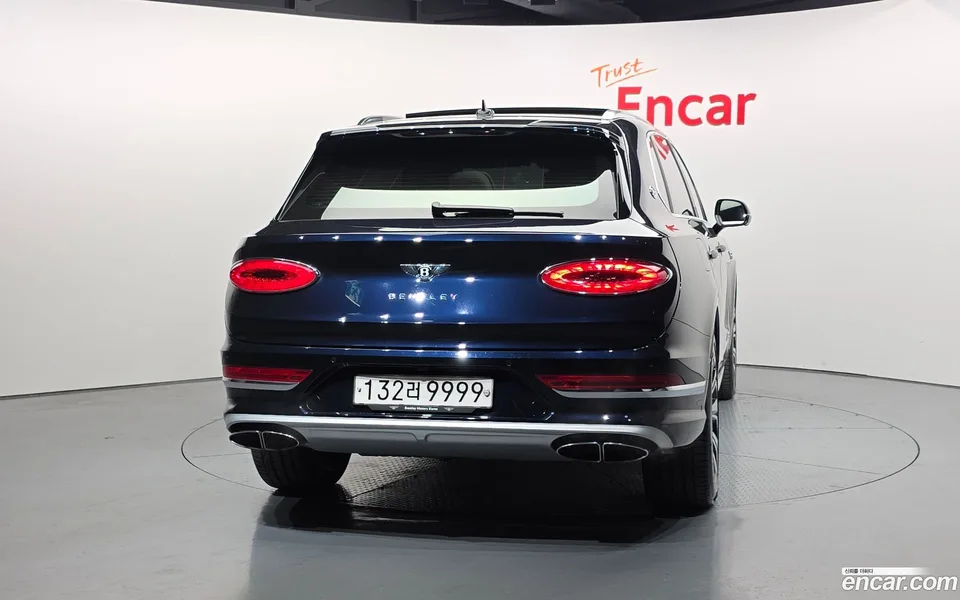 Bentley Bentayga 4.0 V8 EWB 2025 — миниатюра 4