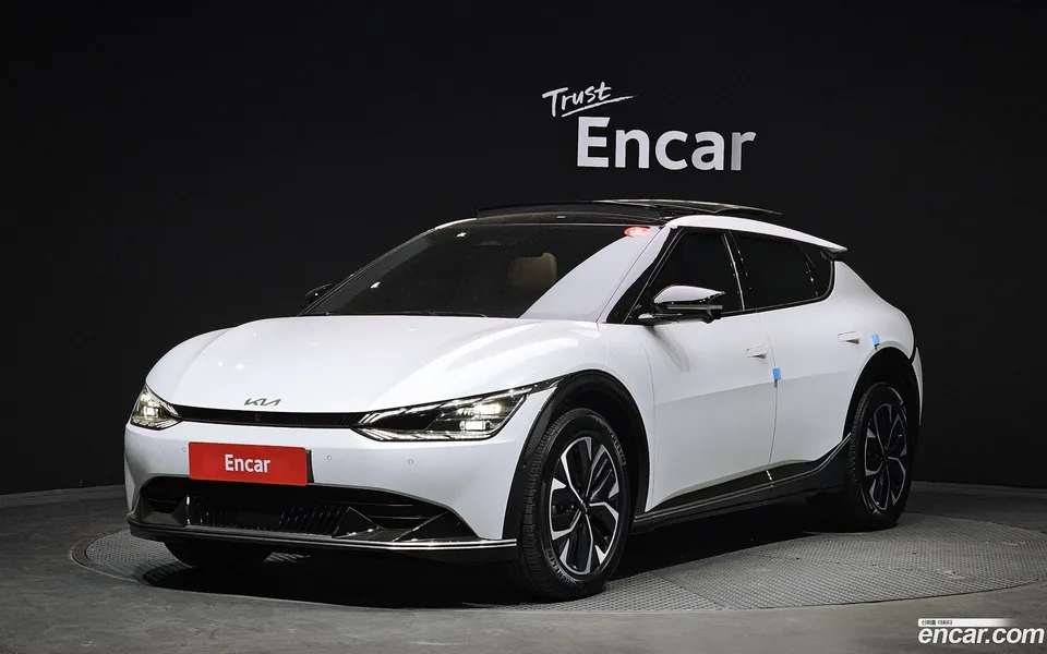 Kia EV6 4WD 2023 — фото 1, купить с доставкой в Москву