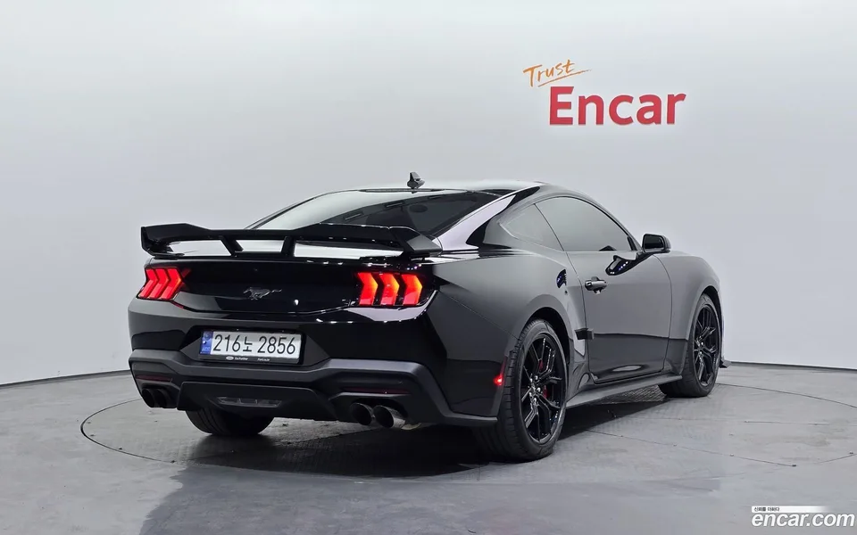 Ford Mustang 2.3 2024 — миниатюра 2