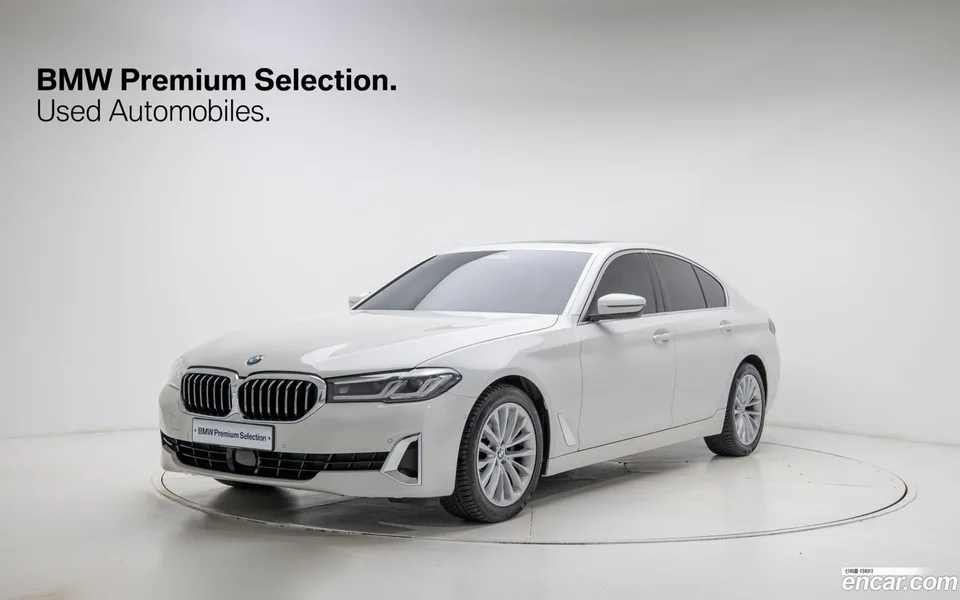 BMW 5 Series 520i 2022 — фото 1, купить с доставкой в Москву