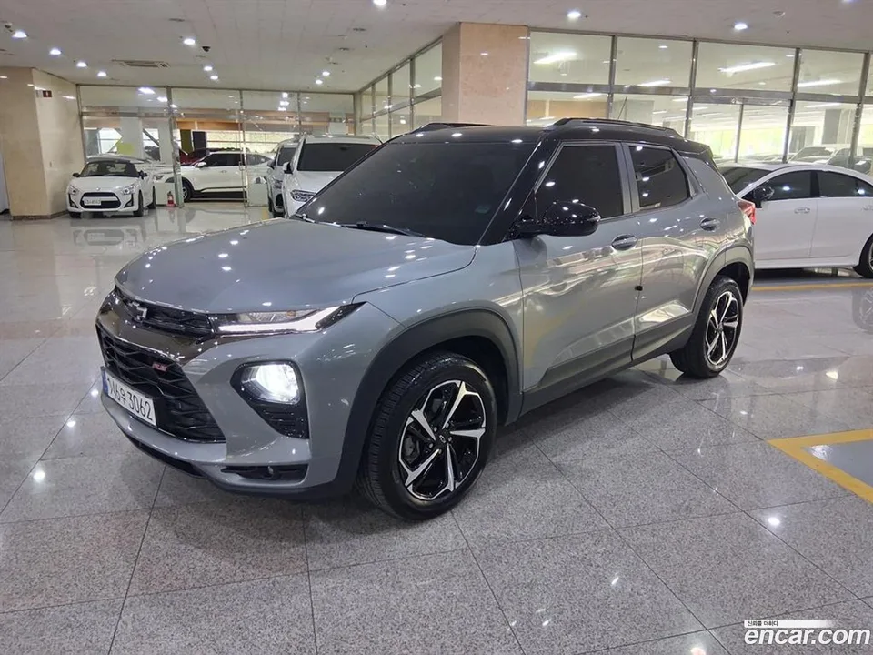 Chevrolet Trailblazer 1.3 2WD 2023 — фото 1, купить с доставкой в Москву