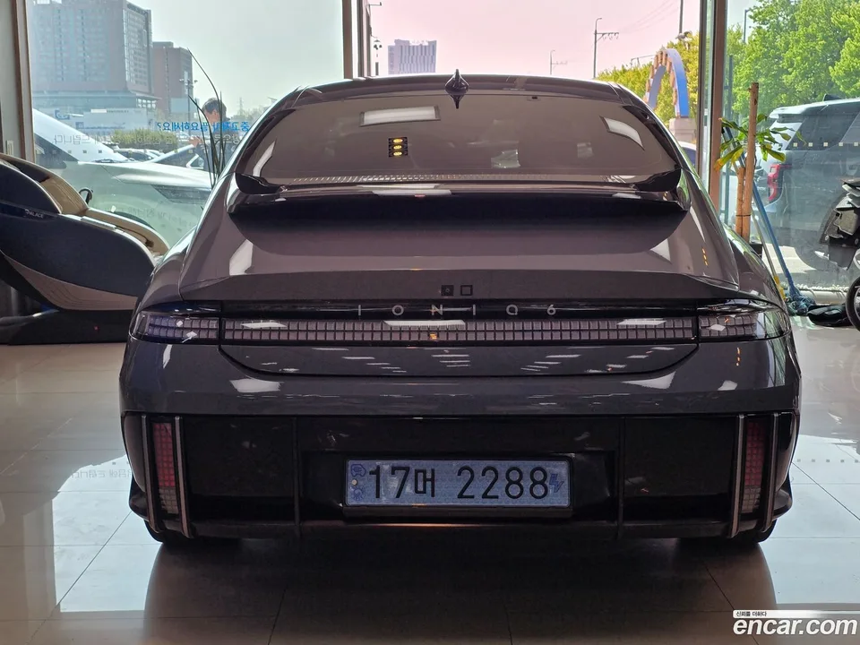 Hyundai Ioniq 6 2023 — миниатюра 2