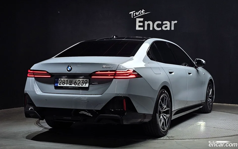 BMW 5 Series 520i M 2025 — миниатюра 2