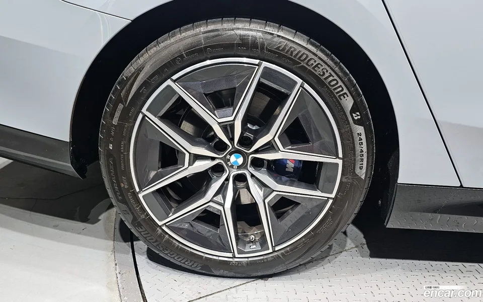 BMW 5 Series 520i M 2025 — миниатюра 5