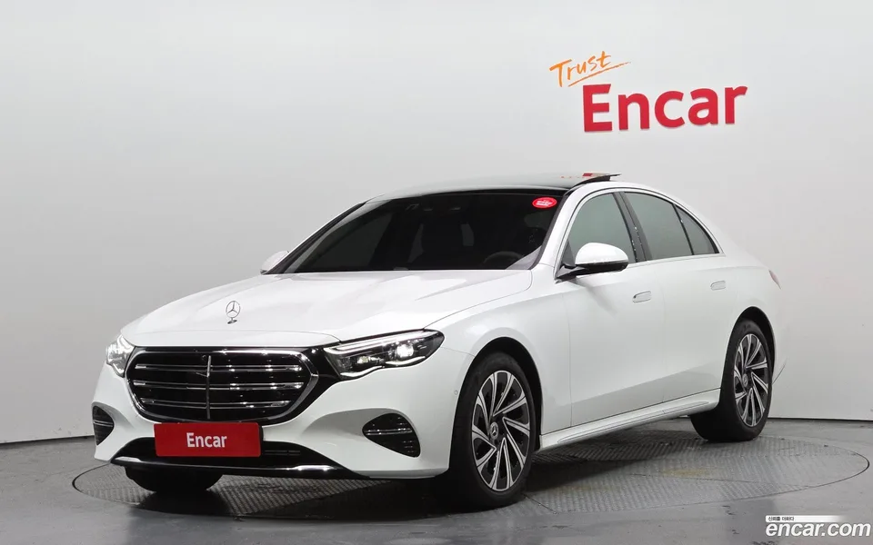 Mercedes-Benz E-Class E300 4MATIC 2024 — фото 1, купить с доставкой в Москву