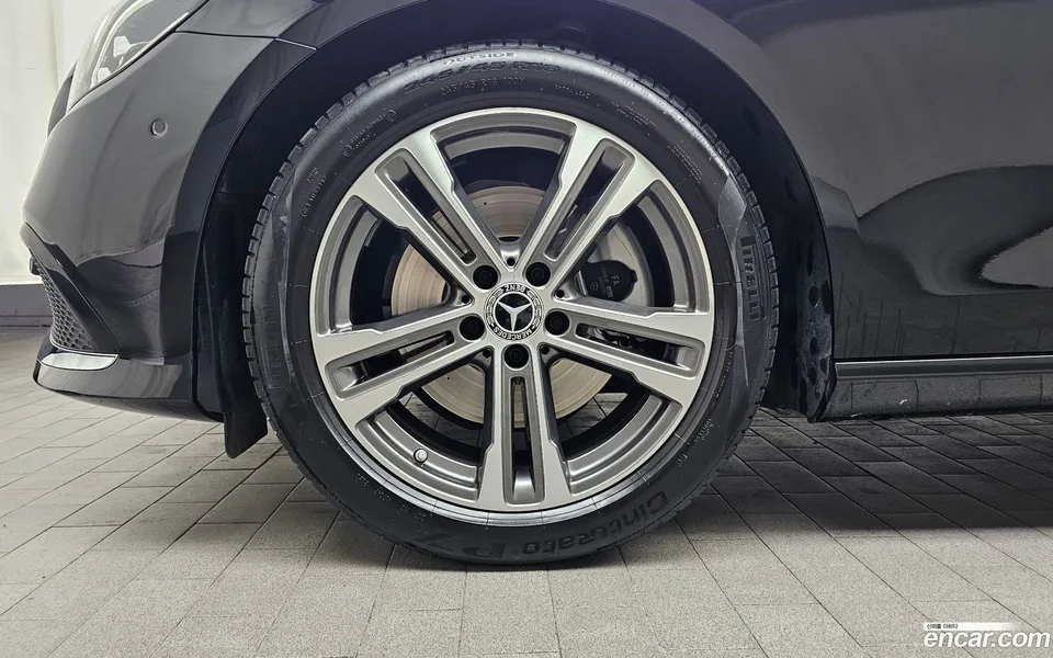 Mercedes-Benz E-Class E250 2023 — миниатюра 5