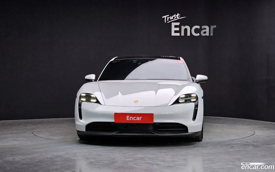 Porsche Taycan 2023 — миниатюра 3