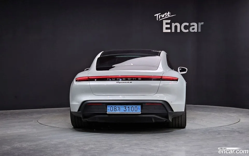 Porsche Taycan 2023 — миниатюра 4