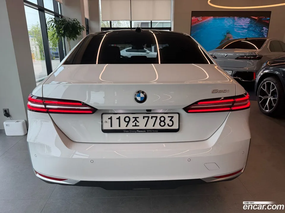 BMW 5 Series 520i 2025 — миниатюра 3