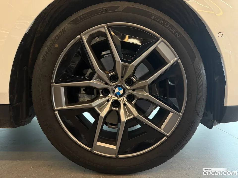 BMW 5 Series 520i 2025 — миниатюра 5