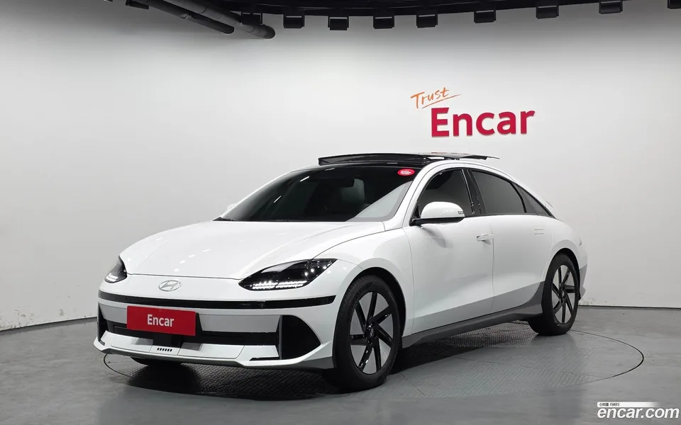 Hyundai Ioniq 6 2023 — фото 1, купить с доставкой в Москву