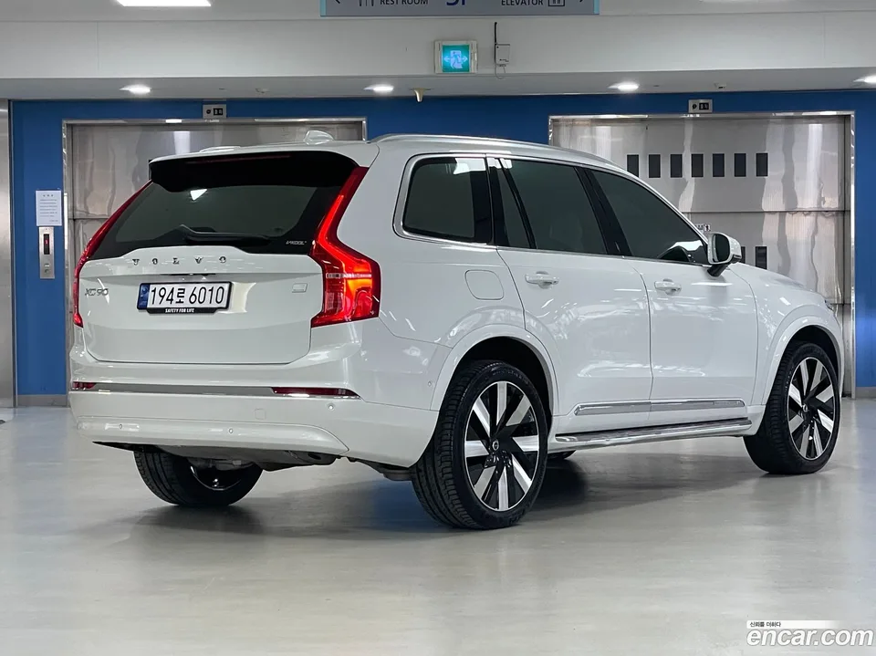 Volvo XC90 T8 2024 — миниатюра 2
