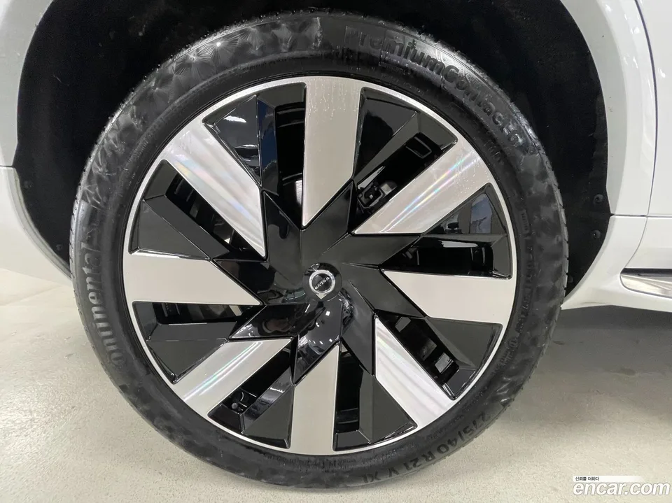 Volvo XC90 T8 2024 — миниатюра 5