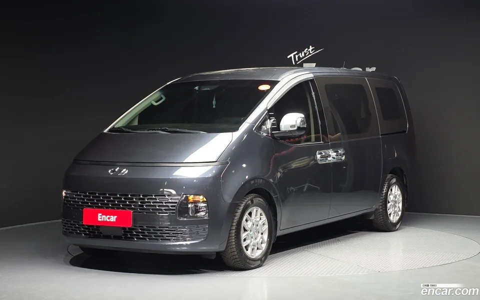 Hyundai Staria 5 2022 — фото 1, купить с доставкой в Москву
