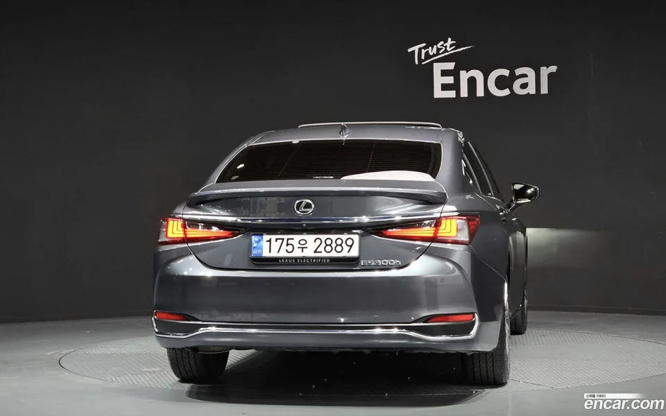 Lexus ES 300h 2024 — миниатюра 4