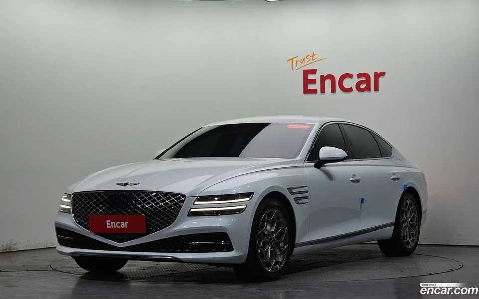 Genesis G80 2.5 2WD 2023 — фото 1, купить с доставкой в Москву