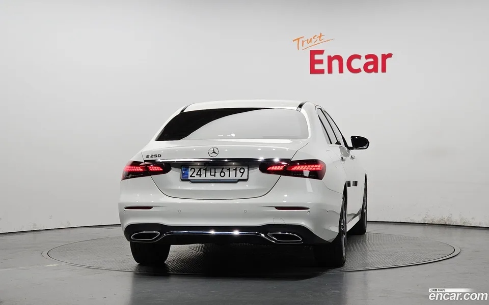 Mercedes-Benz E-Class E250 AMG Line 2023 — миниатюра 4
