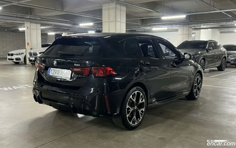 BMW 1 Series 120 M 2025 — миниатюра 2
