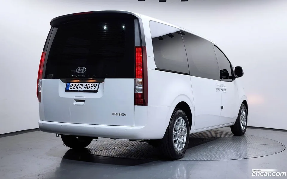 Hyundai Staria 3 2025 — миниатюра 2