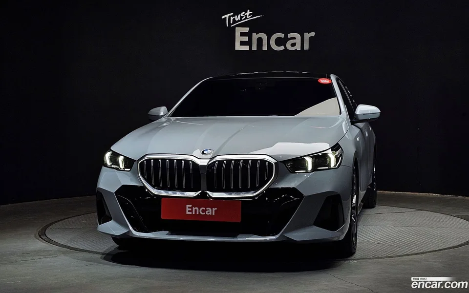 BMW 5 Series 520i M 2025 — миниатюра 3