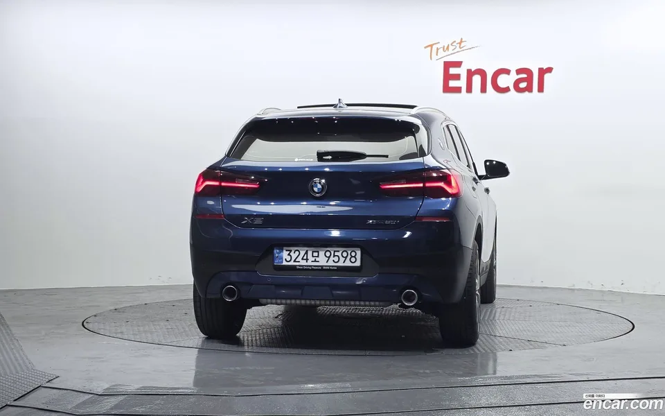 BMW X2 xDrive20i 2022 — миниатюра 4