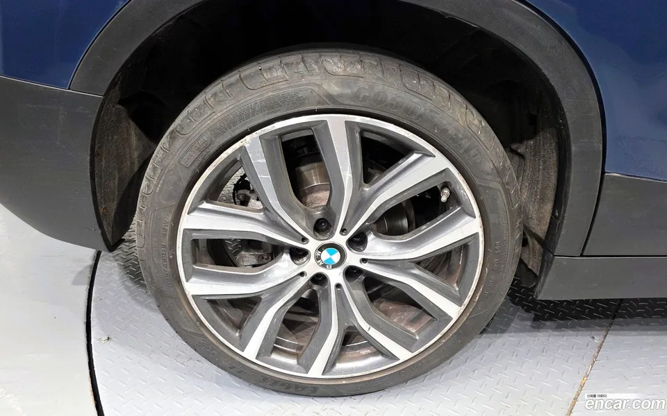 BMW X2 xDrive20i 2022 — миниатюра 5