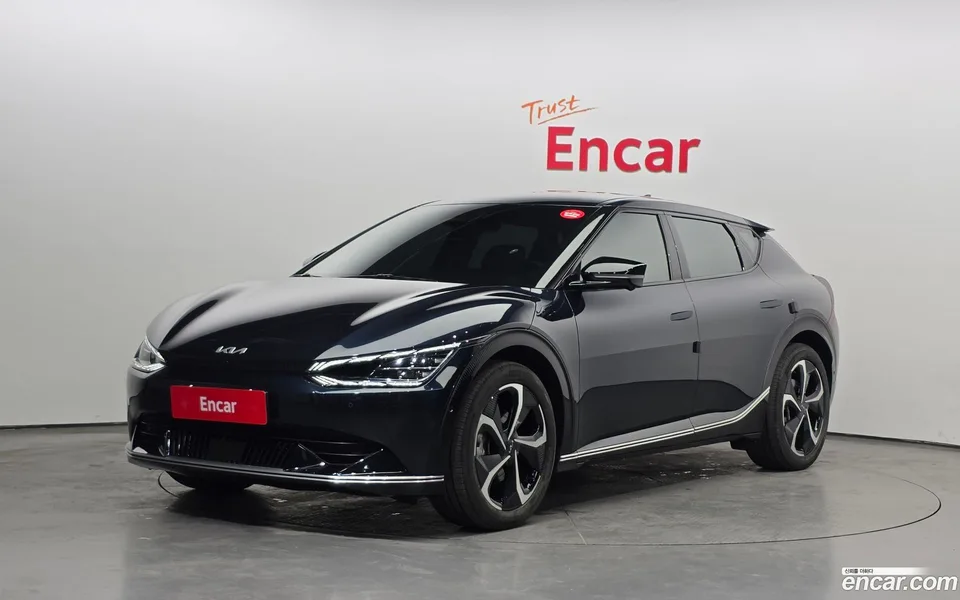 Kia EV6 2023 — фото 1, купить с доставкой в Москву