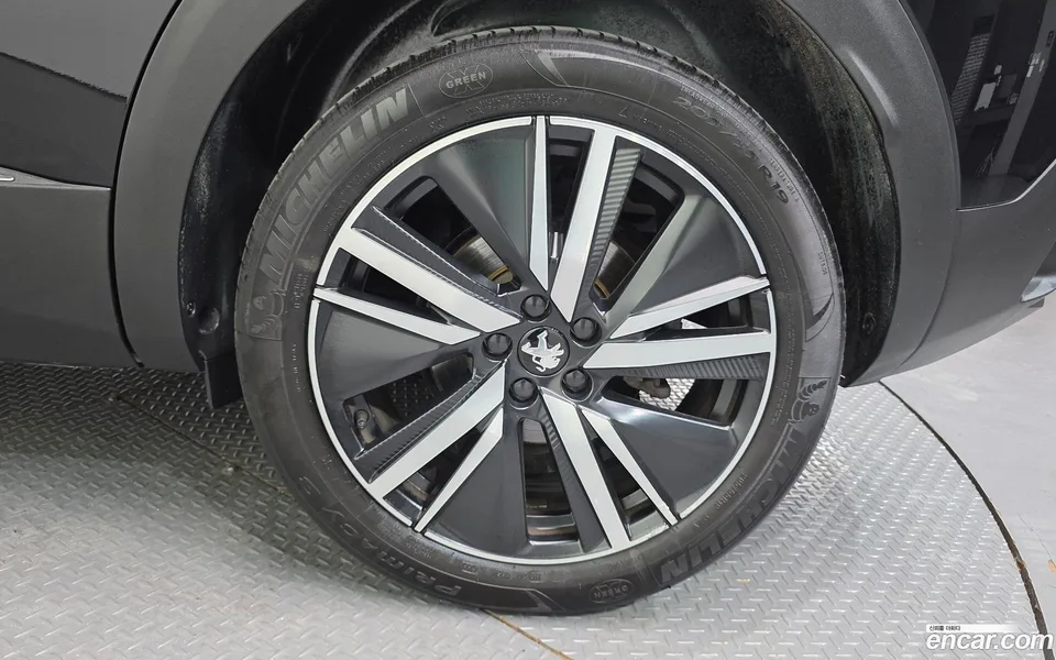 Peugeot 3008 1.5 BlueHDi GT 2023 — миниатюра 5