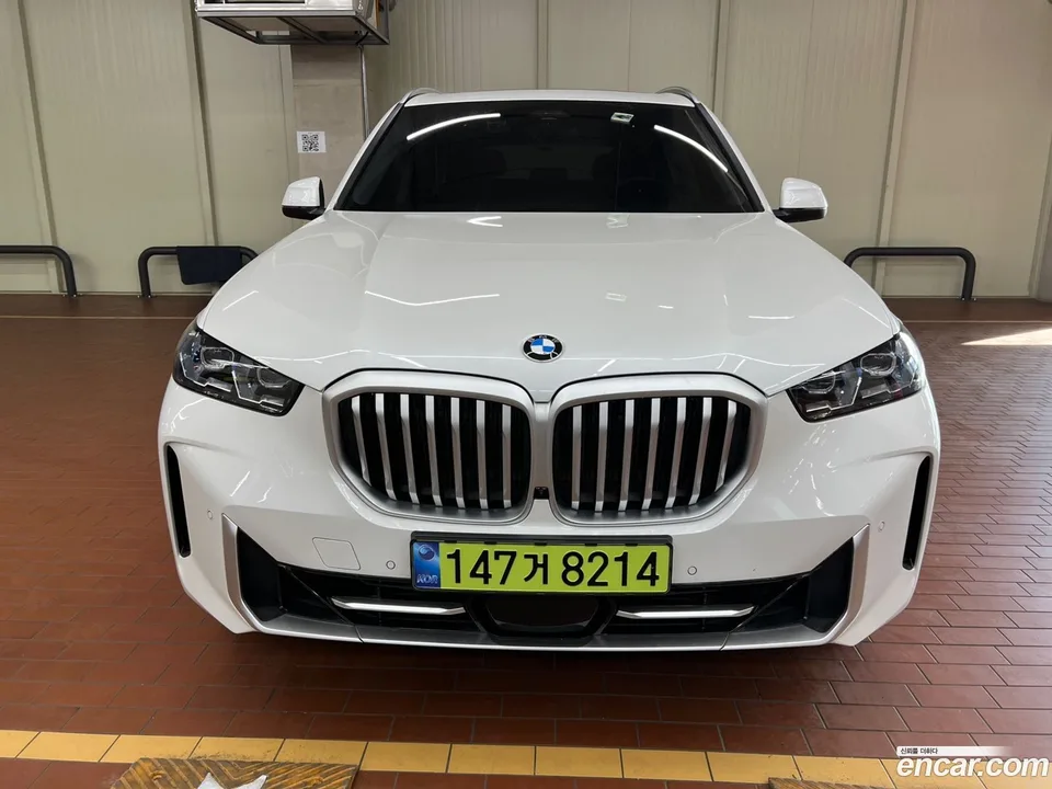 BMW X5 xDrive 40i xLine 2025 — фото 1, купить с доставкой в Москву