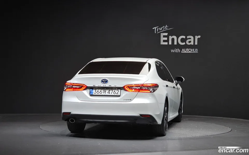 Toyota Camry 2.5 XLE 2024 — миниатюра 4