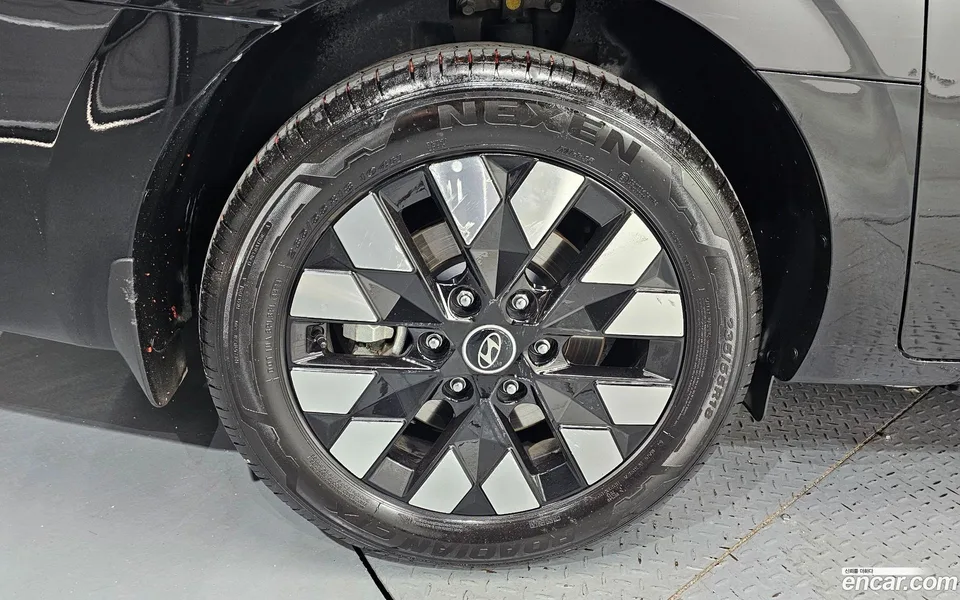 Hyundai Staria HEV 1.6 9 2025 — миниатюра 5