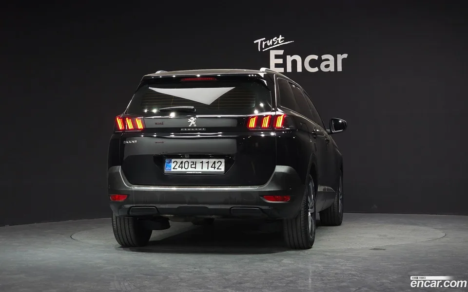 Peugeot 5008 1.2 Pure Tech 2024 — миниатюра 4