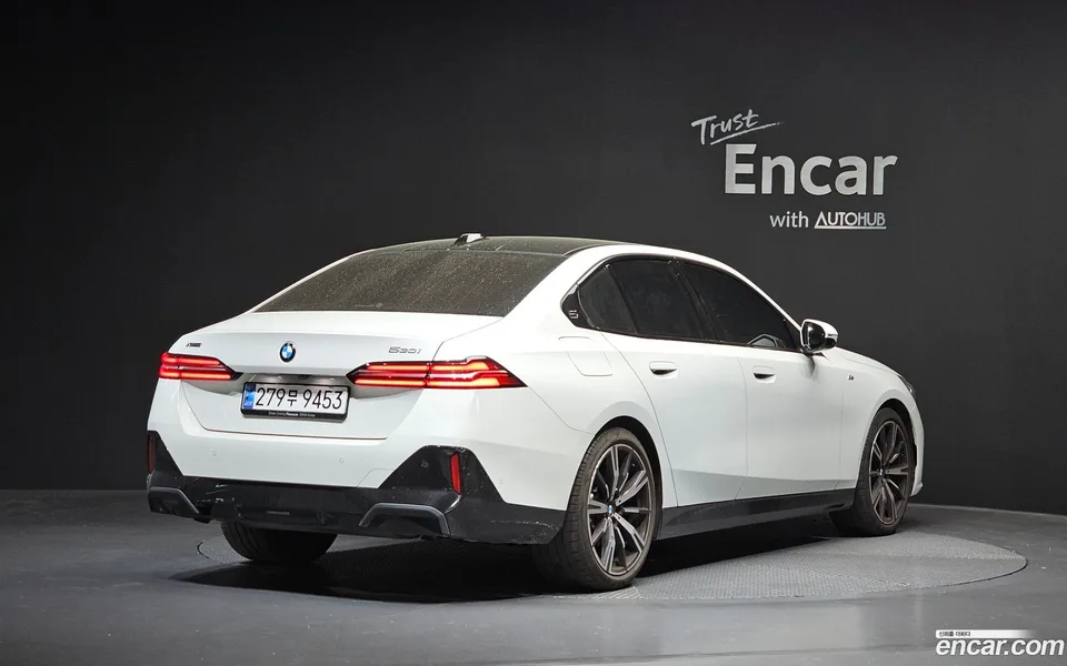 BMW 5 Series 530i xDrive M 2024 — миниатюра 2