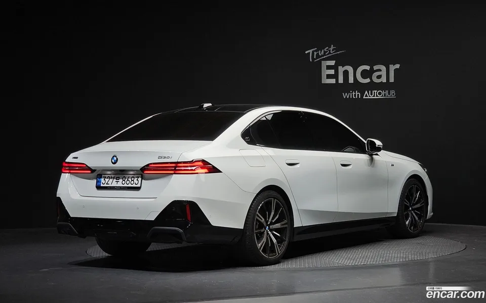 BMW 5 Series 530i xDrive M 2024 — миниатюра 2
