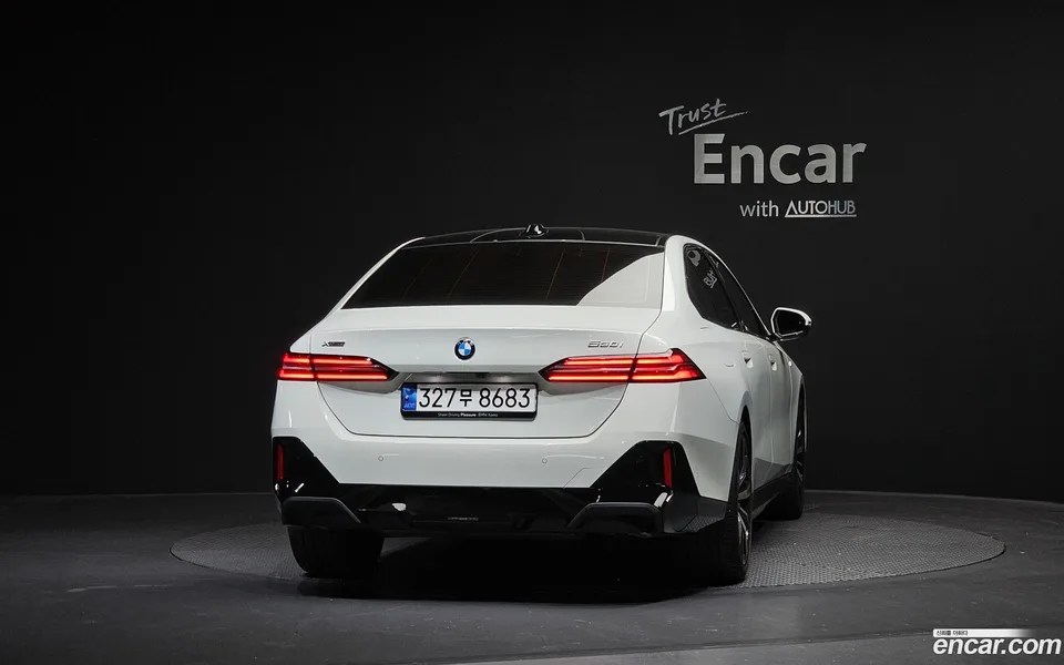 BMW 5 Series 530i xDrive M 2024 — миниатюра 4