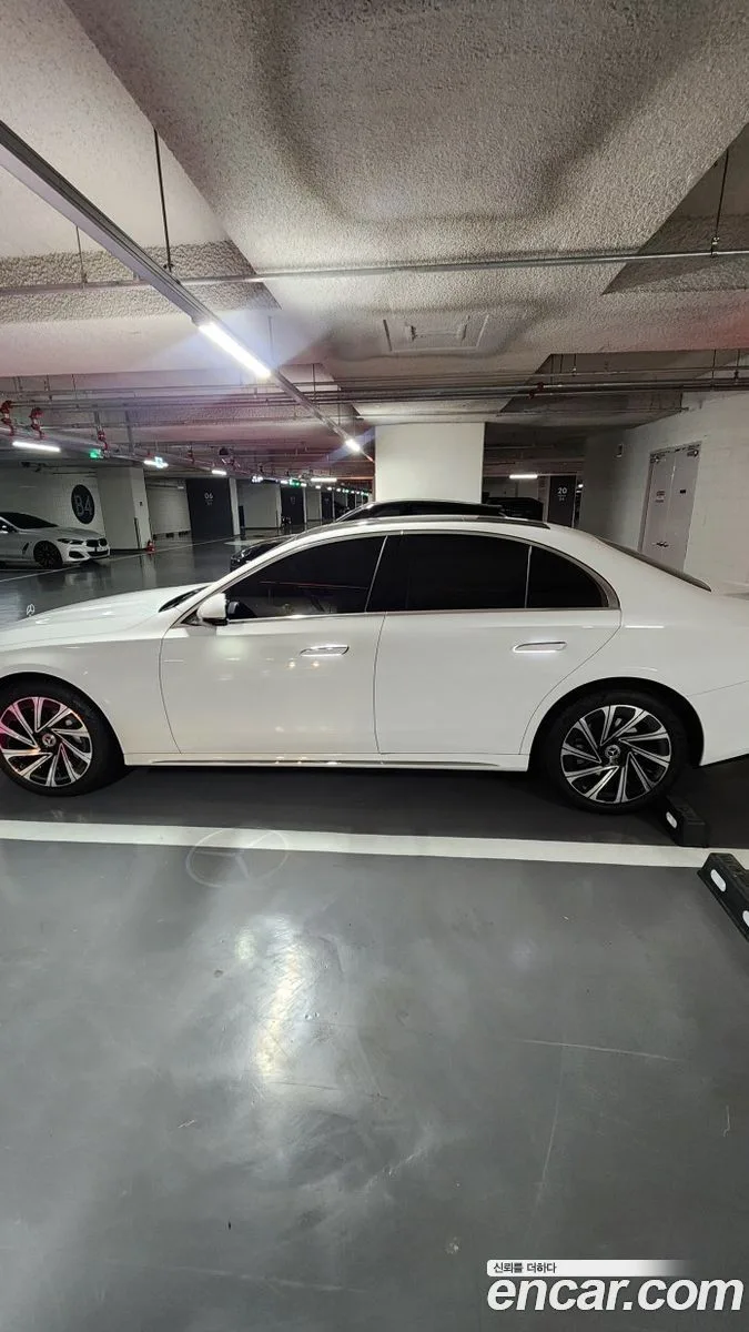 Mercedes-Benz E-Class E300 4MATIC 2025 — миниатюра 3