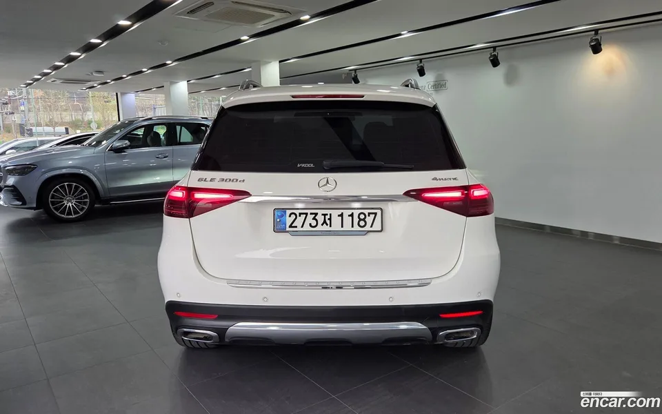 Mercedes-Benz GLE-Class GLE300d 4MATIC 2023 — миниатюра 4