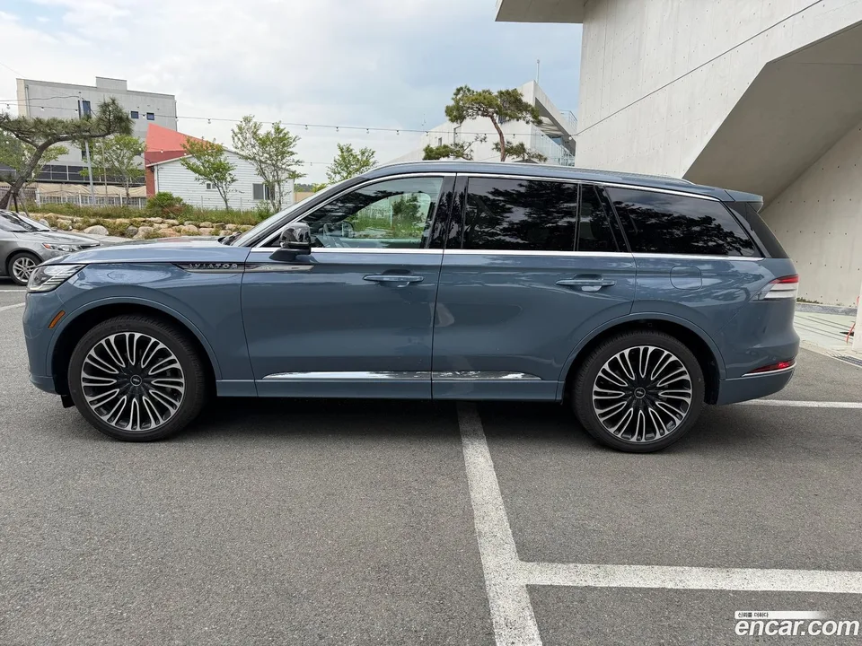 Lincoln Aviator 3.0 AWD 2025 — миниатюра 2